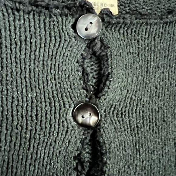 Gorgeous J Jill Black Sweater - Picture 2 of 4